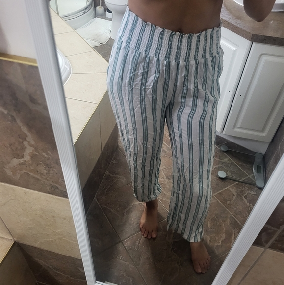 High rise light pants (cover-up) /  Pantalon léger taille haute (cache-maillot) - Picture 8 of 9